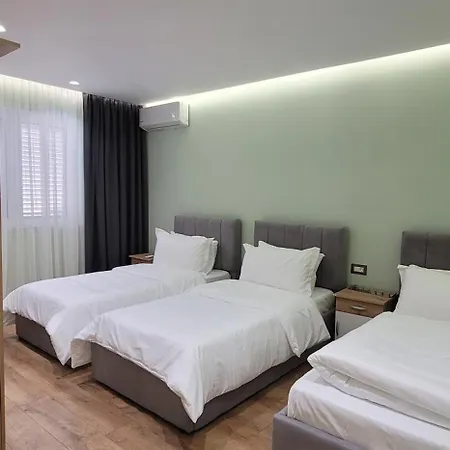 דירה Suite Home *